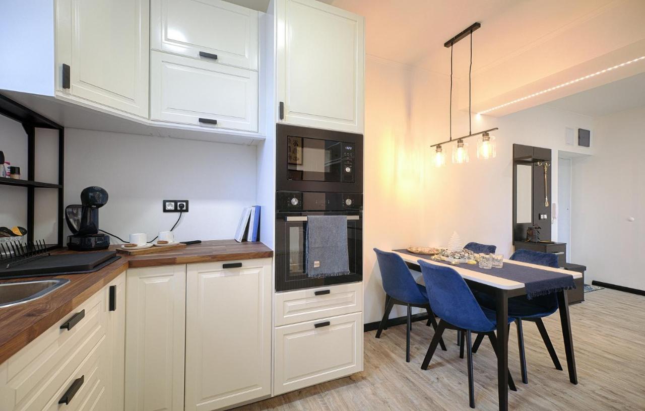 Monos Apartman Apartment ตาตาบานยา ภายนอก รูปภาพ